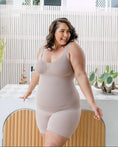 Load image into Gallery viewer, Control Figure Shaping Tank Top
